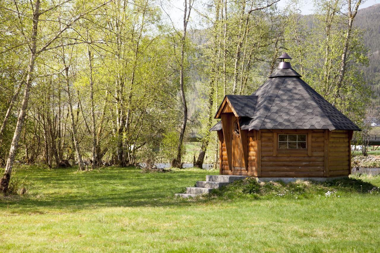 Forde Gjestehus Og Camping Exterior foto